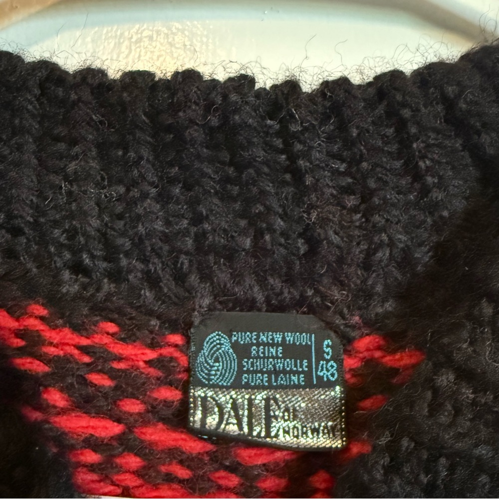 Vintage Dale of Norway wool Norwegian red reindeer sweater fairisle Nordic - Picture 3 of 5